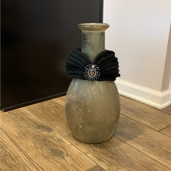 Women’s decorative head wrap - ear warmer. NWOT  - Never worn - Picture 2 of 3